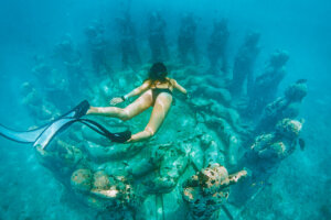 Nest Underwater Statues